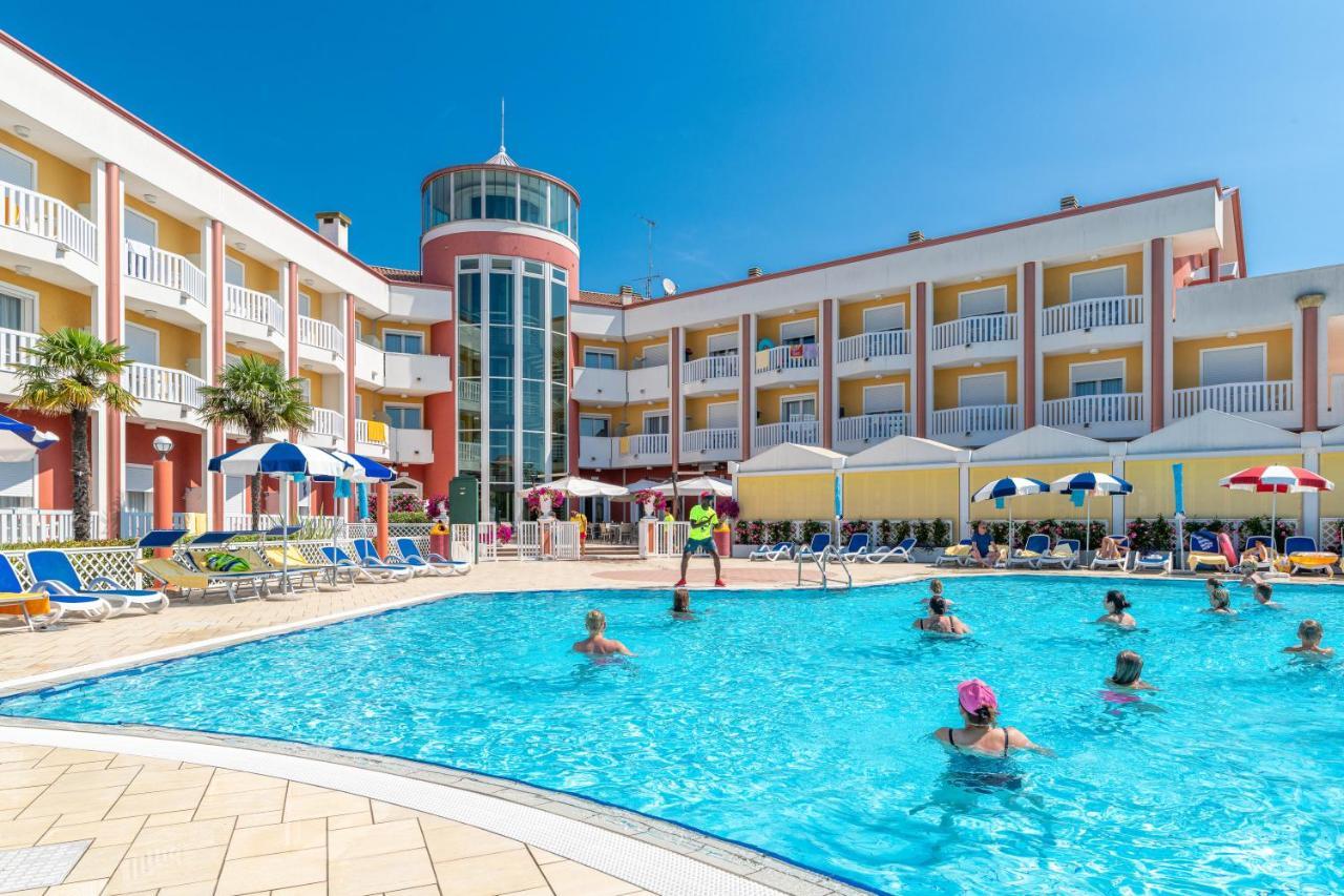 Hotel Olympus Каорле Экстерьер фото