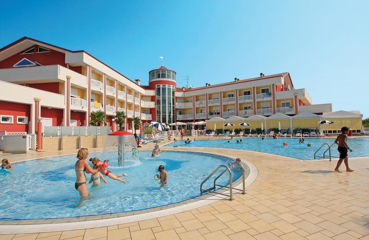 Hotel Olympus Каорле Экстерьер фото
